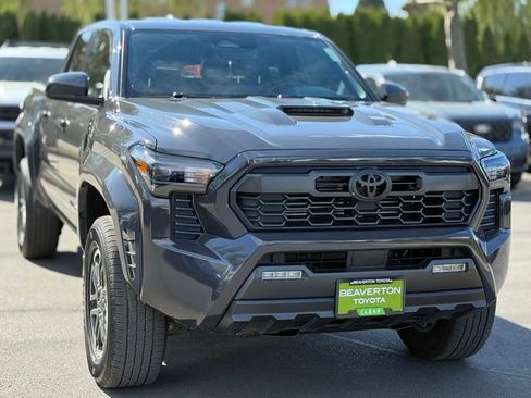 Used 2024 Toyota Tacoma TRD Sport AWD/4WD image 7