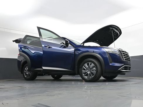 Certified 2026 Nissan Pathfinder SV w/ SV Premium Package FWD image 51