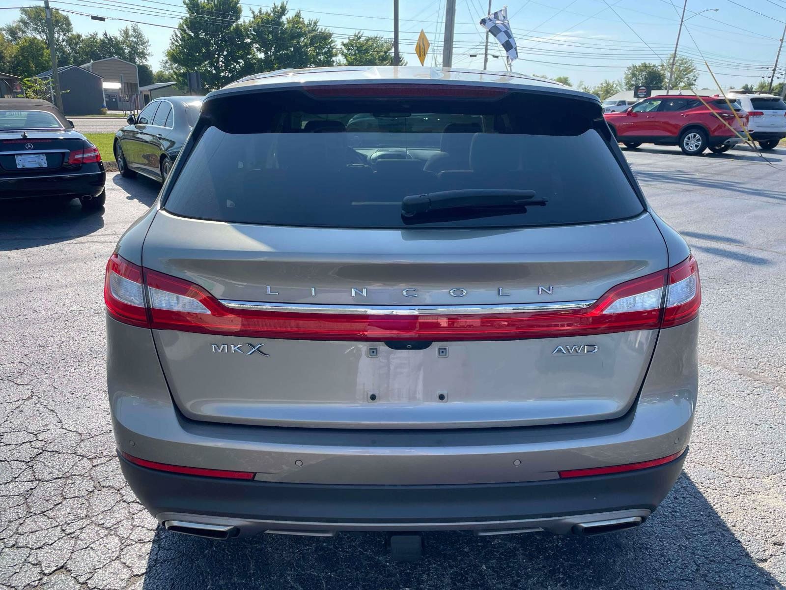 Used 2016 Lincoln MKX Reserve w/ Technology Package AWD/4WD image 7