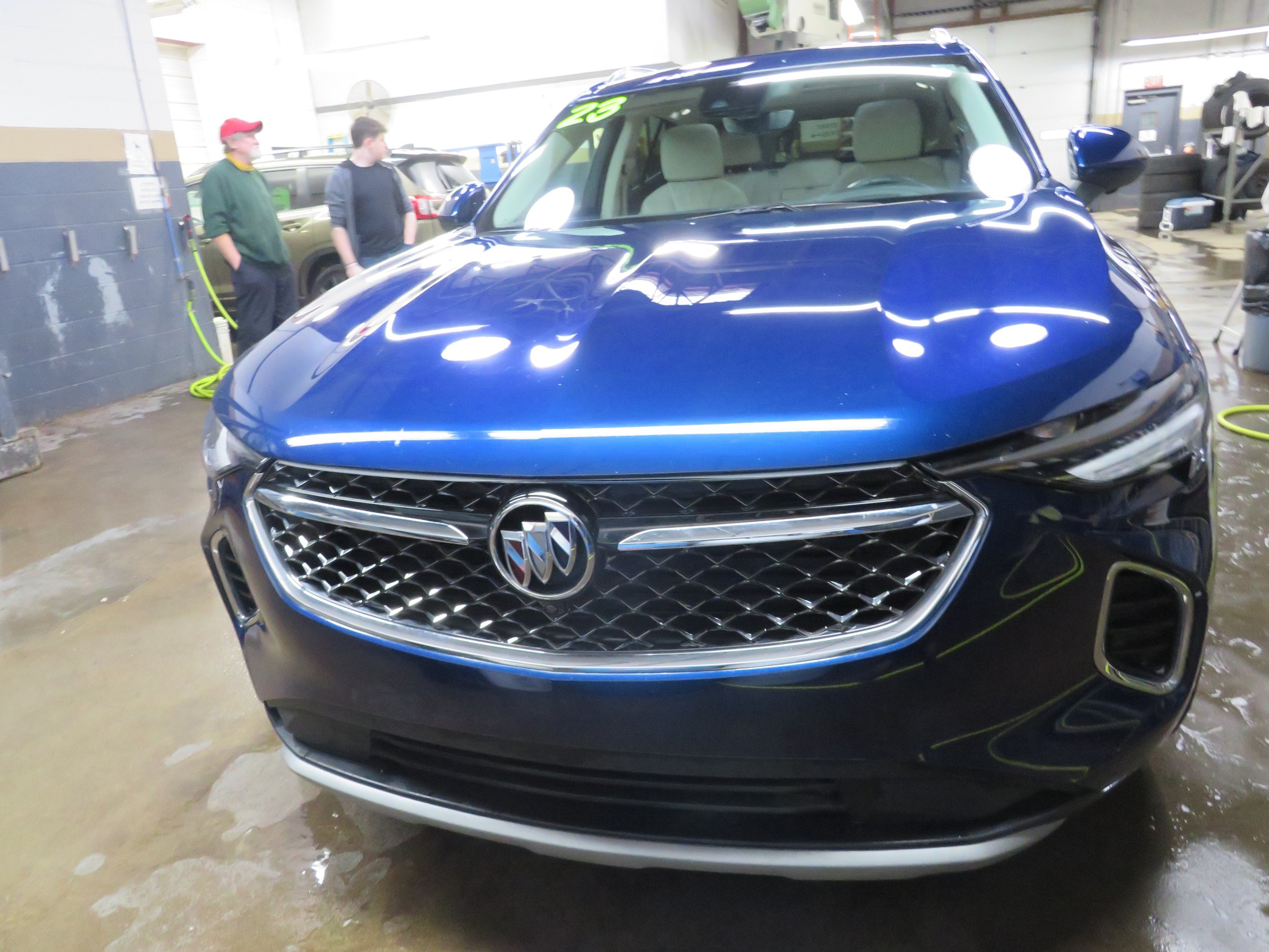 Used 2023 Buick Envision Avenir AWD/4WD image 2
