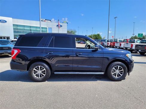 Used 2021 Ford Expedition XLT image 13