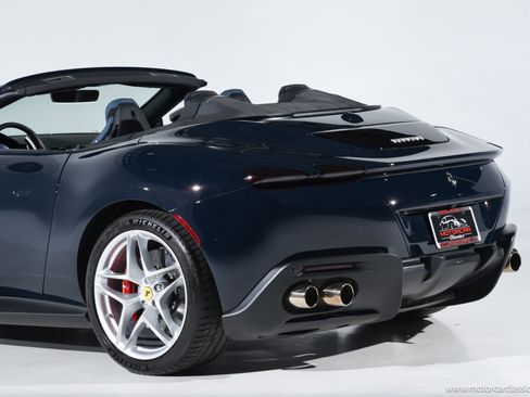 Used 2025 Ferrari Roma Spider RWD image 14