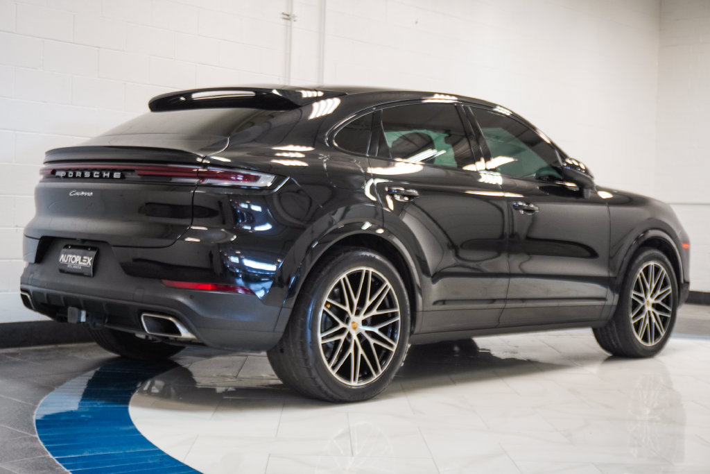 Used 2024 Porsche Cayenne Coupe AWD/4WD image 30