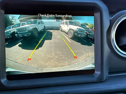 Used 2022 Jeep Wrangler Unlimited Rubicon 4xe w/ Steel Bumper Group image 17