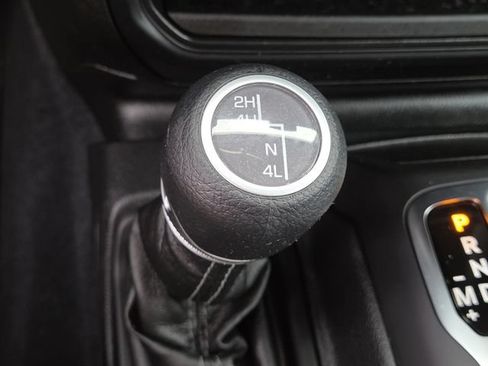 Used 2024 Jeep Wrangler Unlimited Sport AWD/4WD image 28