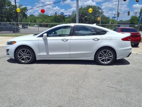 Used 2019 Ford Fusion Titanium FWD image 4