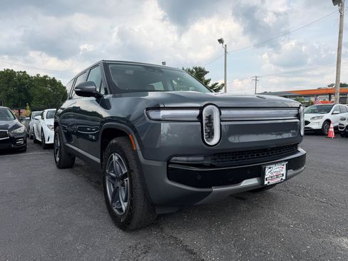 Used 2025 Rivian R1S Adventure AWD/4WD image 3