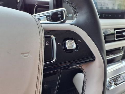 New 2026 Lincoln Aviator 2WD image 16