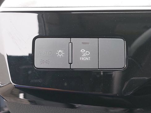 Used 2024 Audi Q8 e-tron Premium AWD/4WD image 29