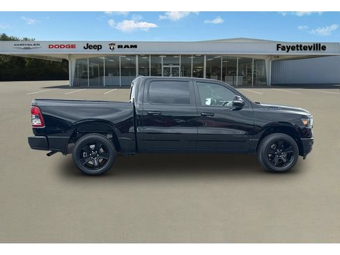 Used 2022 RAM 1500 Big Horn AWD/4WD image 2