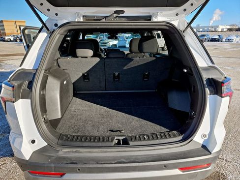 Used 2025 Chevrolet Equinox LT image 30