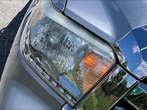 Used 2015 Toyota Tundra SR5 w/ SR5 Upgrade Package RWD image 27