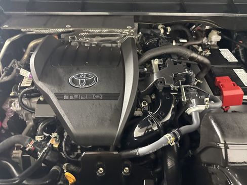 Used 2024 Toyota Highlander XSE image 36