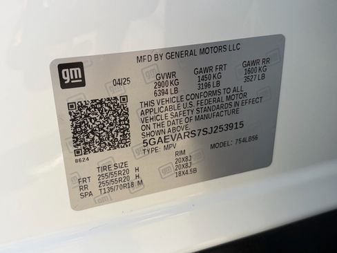 Used 2025 Buick Enclave Preferred AWD/4WD image 33