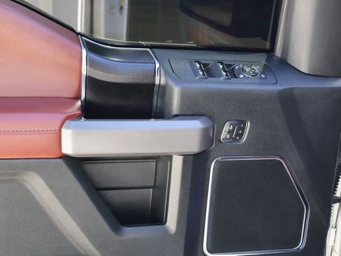 Used 2019 Ford F150 Platinum w/ Technology Package image 27