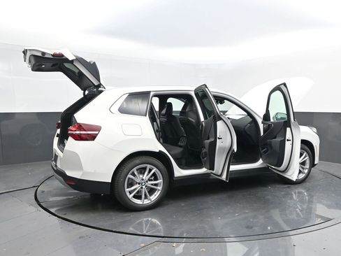 Used 2025 BMW X3 xDrive30i w/ Convenience Package image 49
