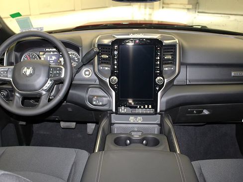 New 2026 RAM 2500 Big Horn AWD/4WD image 9