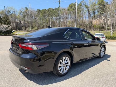 Used 2023 Toyota Camry LE image 3