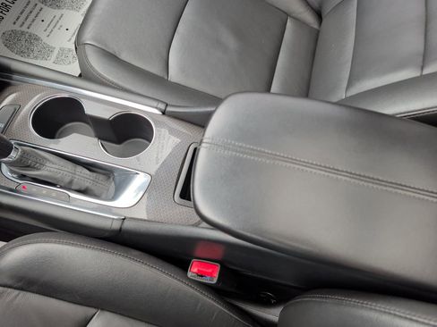 Used 2020 Chevrolet Malibu LT w/ Leather Package FWD image 17