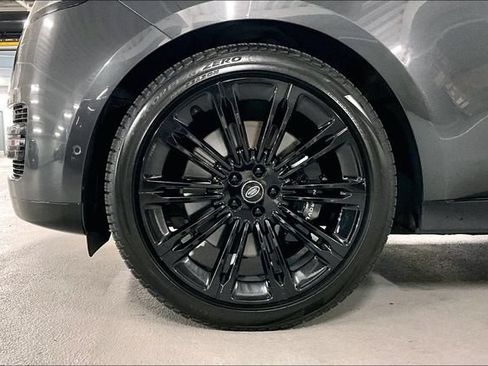 Certified 2024 Land Rover Range Rover SE AWD/4WD image 8
