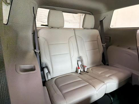 Used 2019 GMC Acadia Denali w/ Technology Package FWD image 36