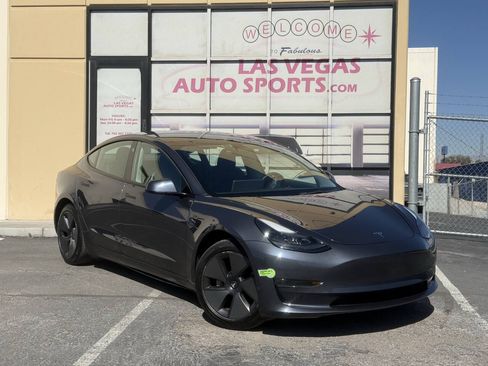 Used 2023 Tesla Model 3 Standard Range RWD image 2