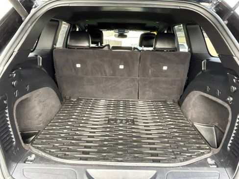 Used 2019 Jeep Grand Cherokee Altitude AWD/4WD image 36