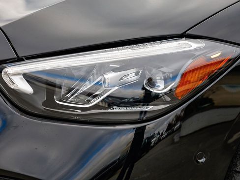 Certified 2025 Mercedes-Benz C 300 Sedan image 7