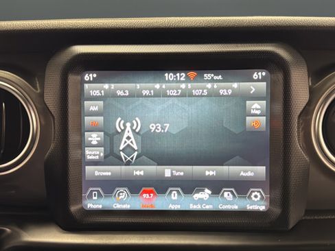 Used 2022 Jeep Wrangler Unlimited Sahara AWD/4WD image 14