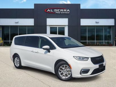 Used 2023 Chrysler Pacifica Touring-L