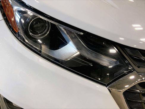 Used 2018 Chevrolet Equinox LT image 24