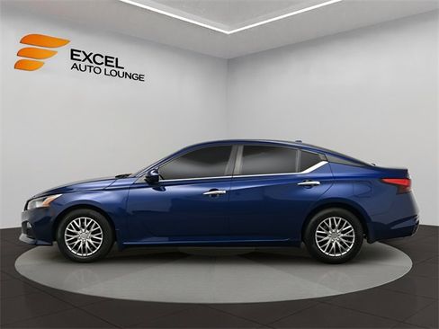 Used 2019 Nissan Altima 2.5 S image 2