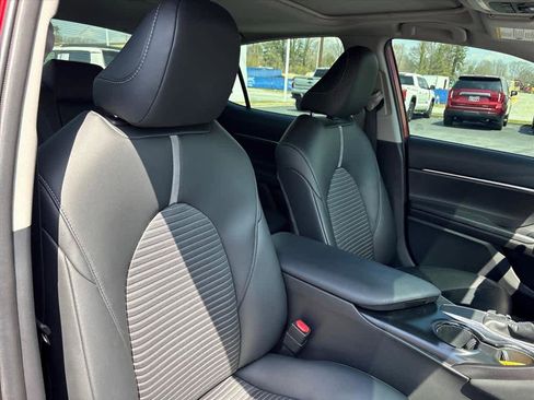 Used 2019 Toyota Camry SE w/ Audio Package image 6