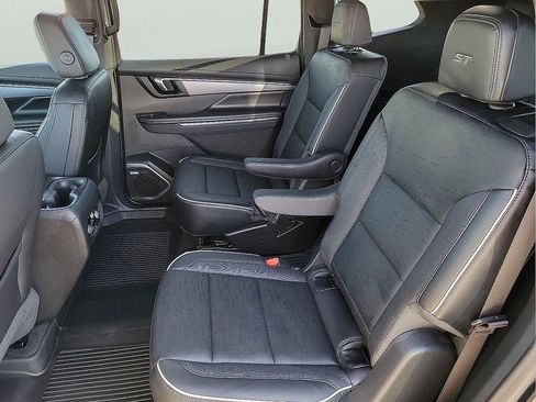 New 2026 Buick Enclave Sport Touring w/ LPO, Floor Liner Package image 13