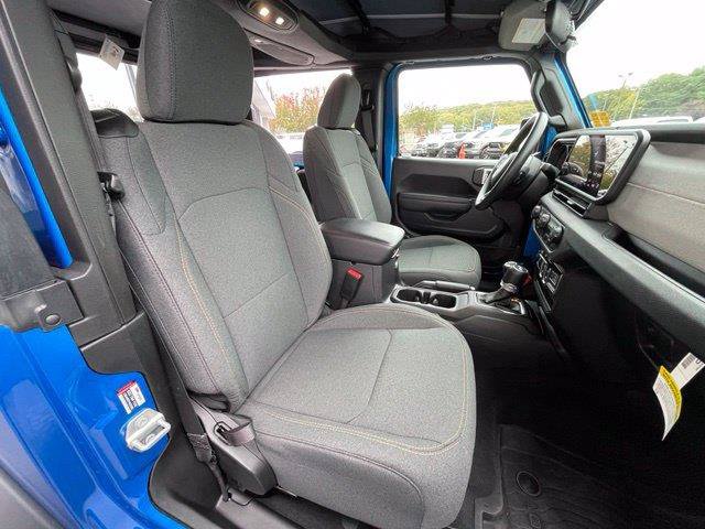 Used 2025 Jeep Wrangler Sport AWD/4WD image 26