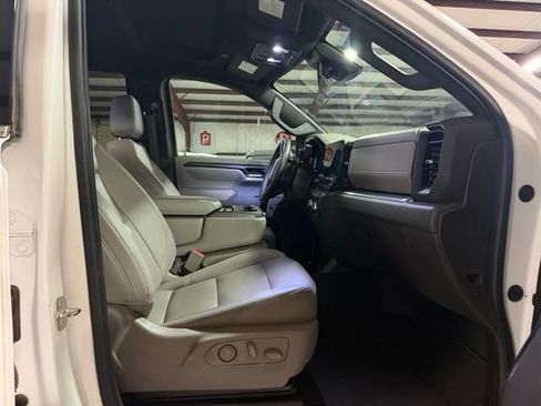 Used 2023 GMC Sierra 1500 SLT RWD image 11