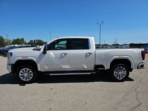 Used 2024 GMC Sierra 2500 Denali w/ Denali Reserve Package AWD/4WD image 4
