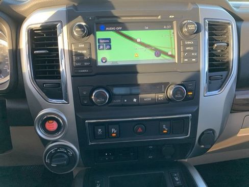 Used 2016 Nissan Titan SL image 12