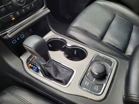 Certified 2019 Jeep Grand Cherokee Limited image 12