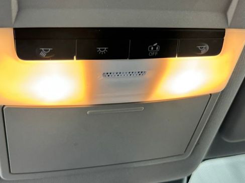 Used 2023 Nissan Rogue S AWD/4WD image 30