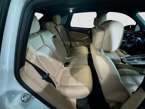 Used 2020 Porsche Macan S image 13