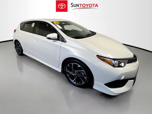 Used 2018 Toyota Corolla iM image 1