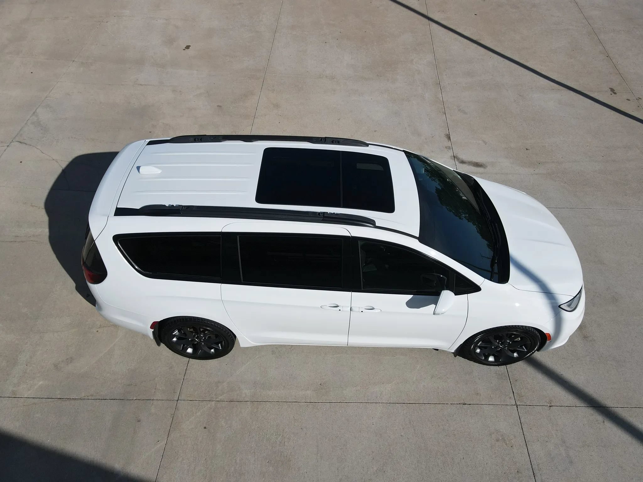 Used 2022 Chrysler Pacifica Touring-L w/ Uconnect Theater Family Group AWD/4WD image 54