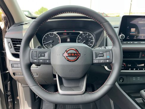 New 2026 Nissan Rogue SV AWD/4WD image 18