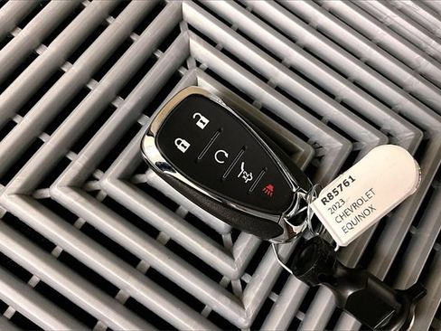 Used 2023 Chevrolet Equinox Premier image 10