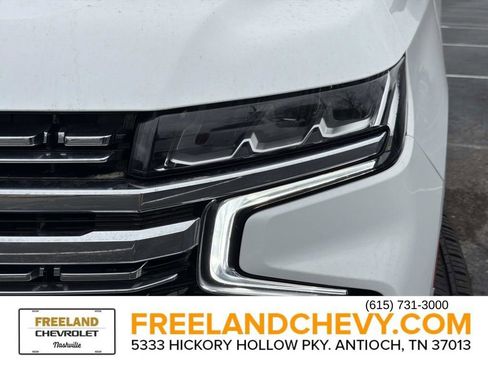 Used 2023 Chevrolet Suburban Premier image 10