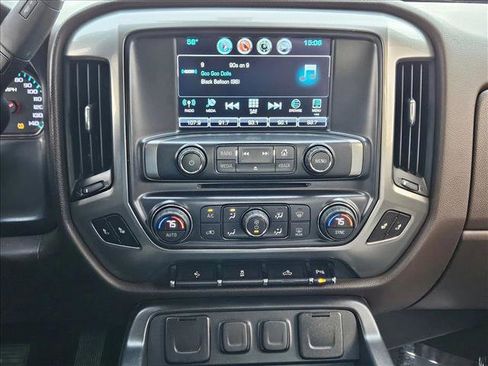 Used 2018 Chevrolet Silverado 1500 LT w/ Texas Edition image 13