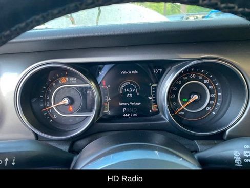 Used 2020 Jeep Wrangler Unlimited Sahara AWD/4WD image 11