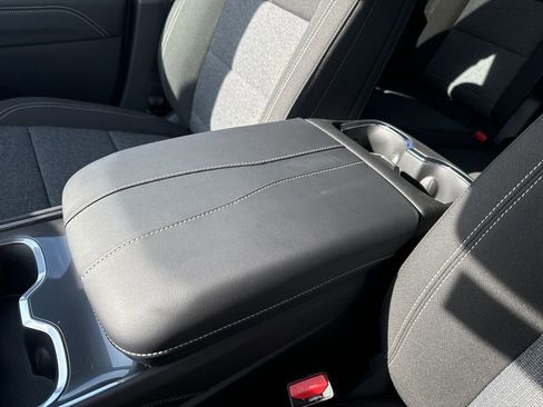 New 2025 GMC Acadia Elevation image 29