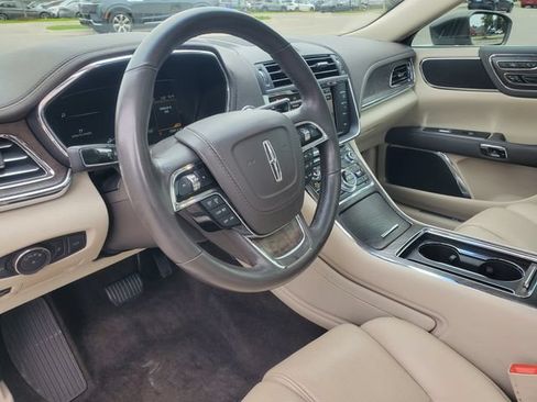 Used 2017 Lincoln Continental Reserve AWD/4WD image 12